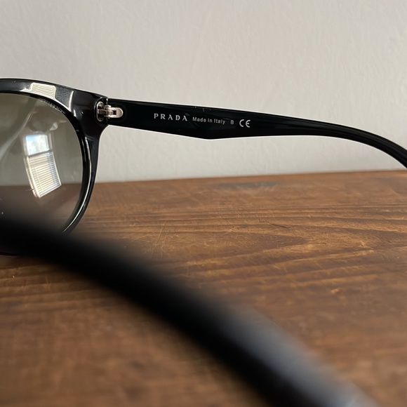 Prada sunglasses SPR 23O 56/20 140 2N w/CASE & BOX - Picture 3 of 12